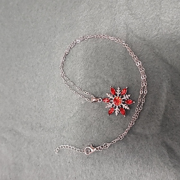 Red rhinestone Snowflake ❄️ necklace - Picture 3 of 5